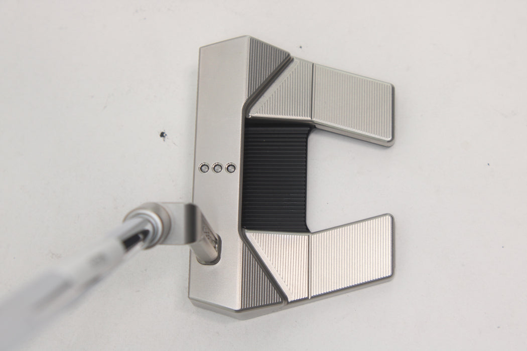 Titleist Scotty Cameron Phantom 5.2 Putter (RH) 33inch W/GP Reverse Taper Grip (Mint )