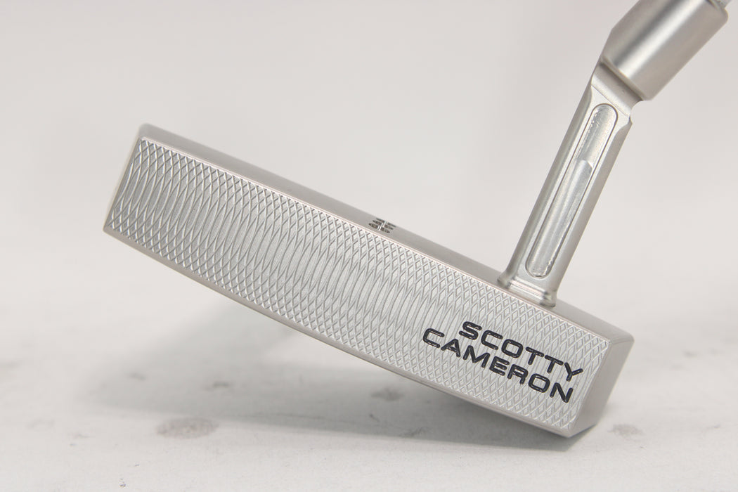 Titleist Scotty Cameron Phantom 5.2 Putter (RH) 33inch W/GP Reverse Taper Grip (Mint )