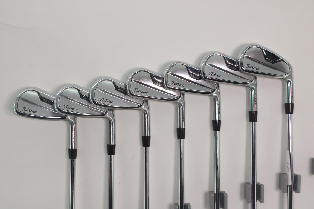 Titleist 2021 T200 Iron Set (RH) 4-PW Truetemper AMT Black R300 Pre-owned