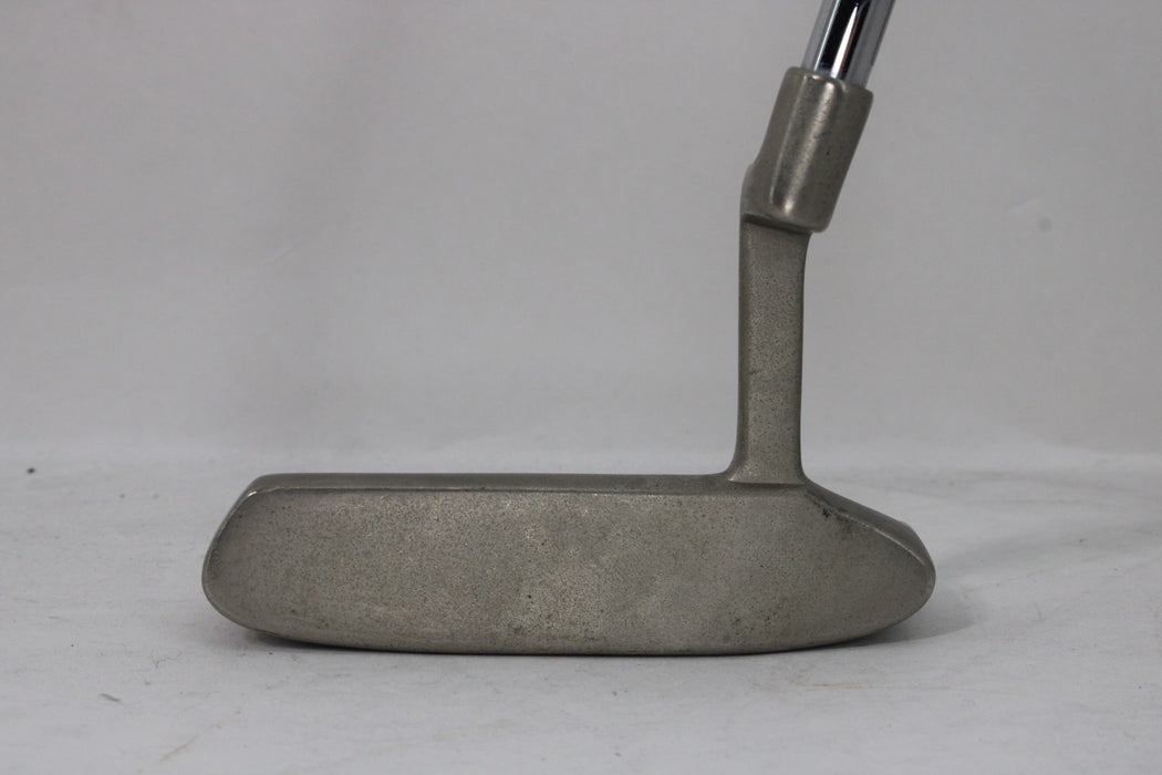 Cleveland Junior Series Putter RH 32.5 inch Pre-owned