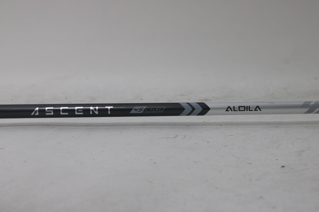 TaylorMade Stealth Ladies Fairway RH 7W/21 Aldila Ascent 45 L Pre-Owned