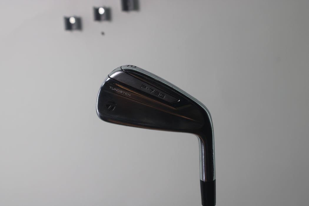 TaylorMade P790 Iron RH 2 Iron Hzrdus Smoke Black 90 6.0(S) Pre-Owned