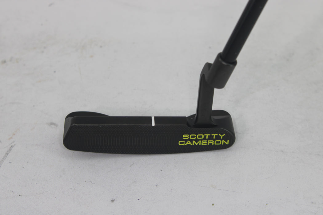 Titleist Scotty Cameron Select Newport Putter (RH) Customshop Black 35in BGT Black shaft Pre-owned