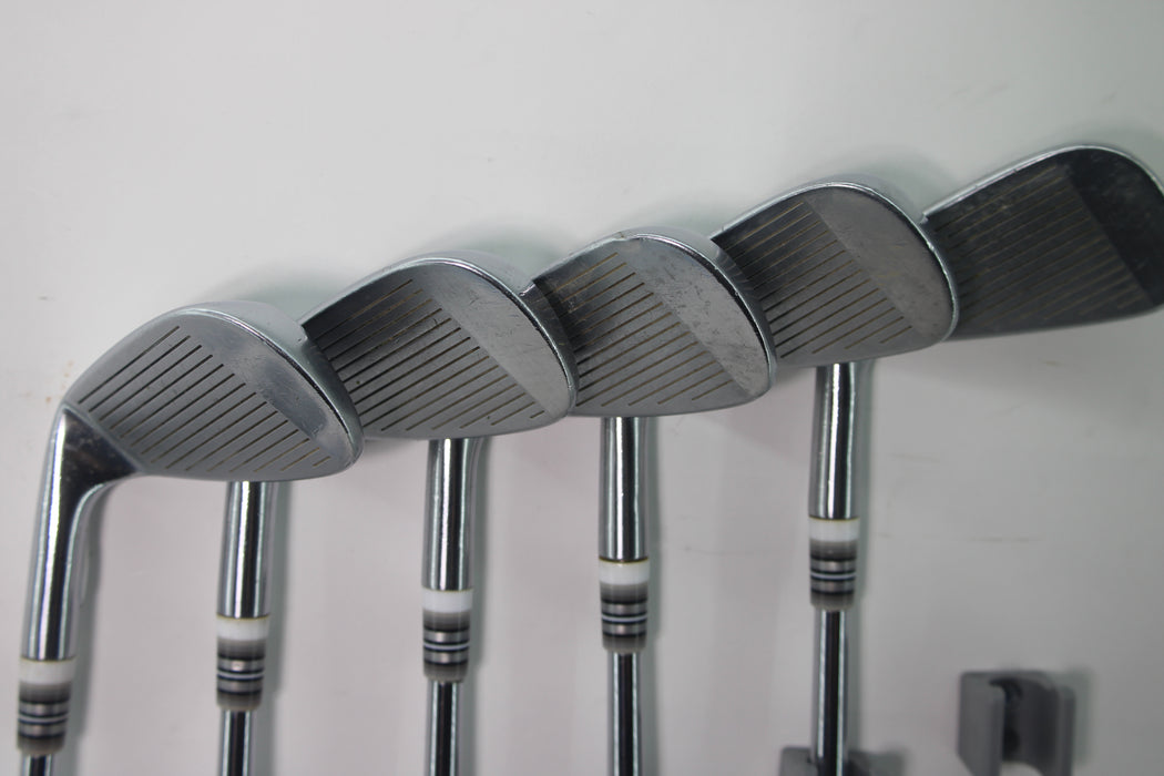 TaylorMade 2011 Tour Preferred MC Iron Set (RH) 6-PW NS Pro Modus 125/S Pre-owned