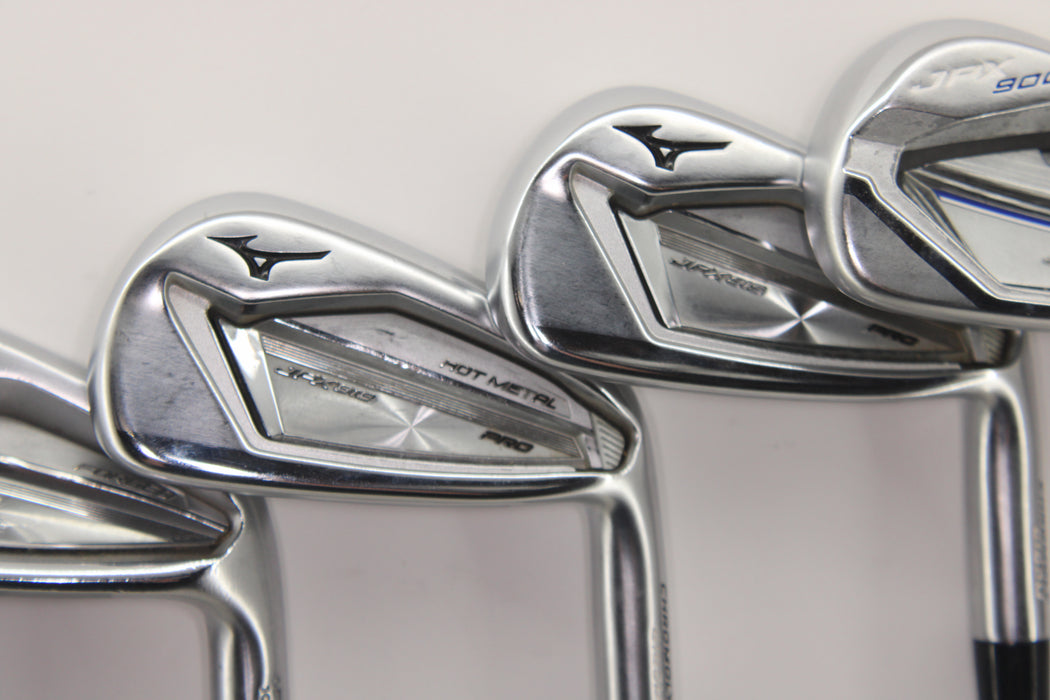 Mizuno JPX Combo Irons JPX 900 5 Iron, JPX 919 Pro 6 and 7 Iron JPX 919 Forged 8-PW Right handed with NP/ Modus Tour 105 gram Stiff Flex Pre-Owned