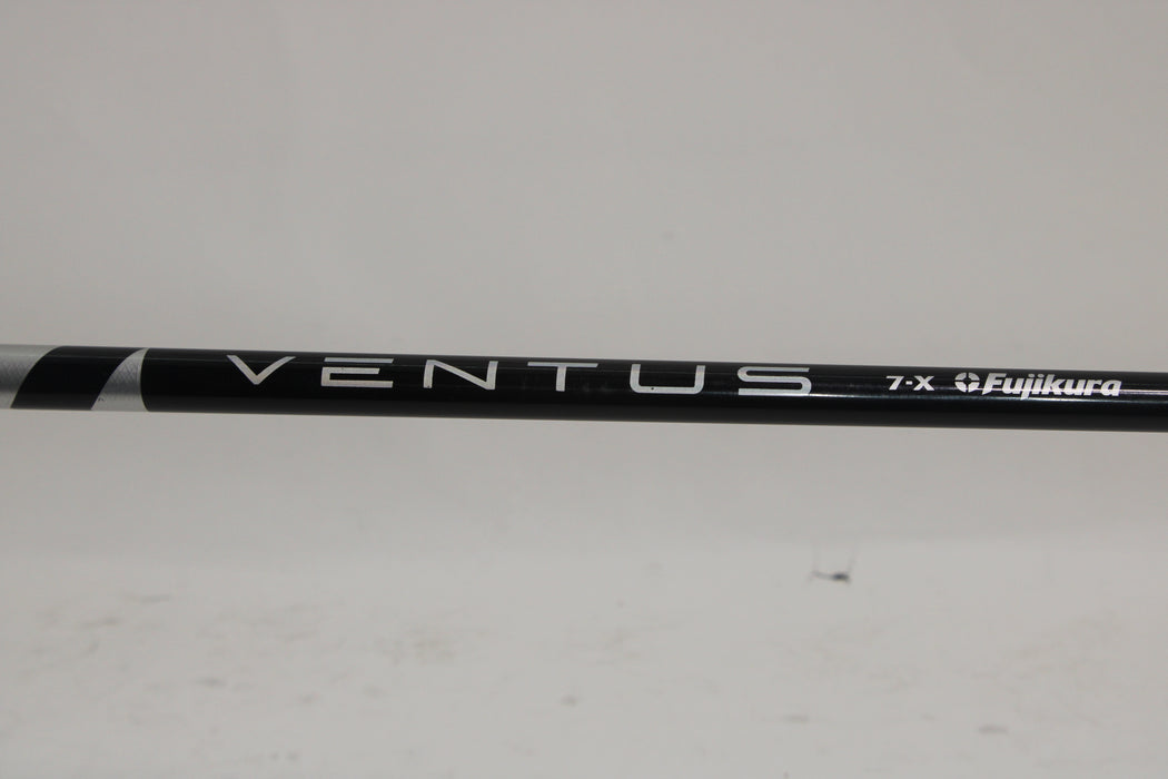 Titleist /Fujikura Ventus Black Velcore 7/X Driver Shaft with Adaptor Pre-Owned