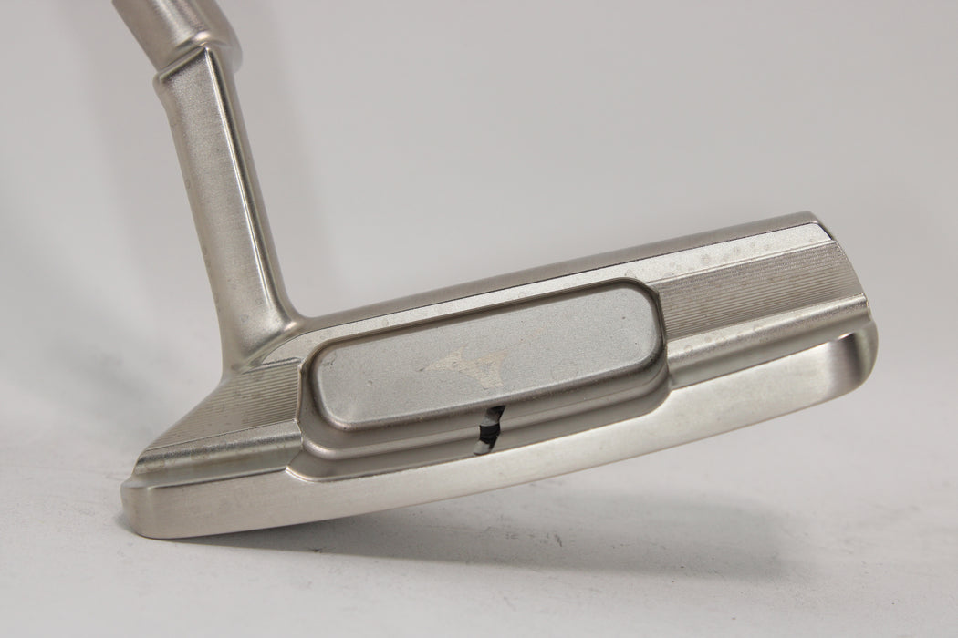 Mizuno OMOI Type 04 Putter RH/34.0 Inches/White Stain Pre-Owned