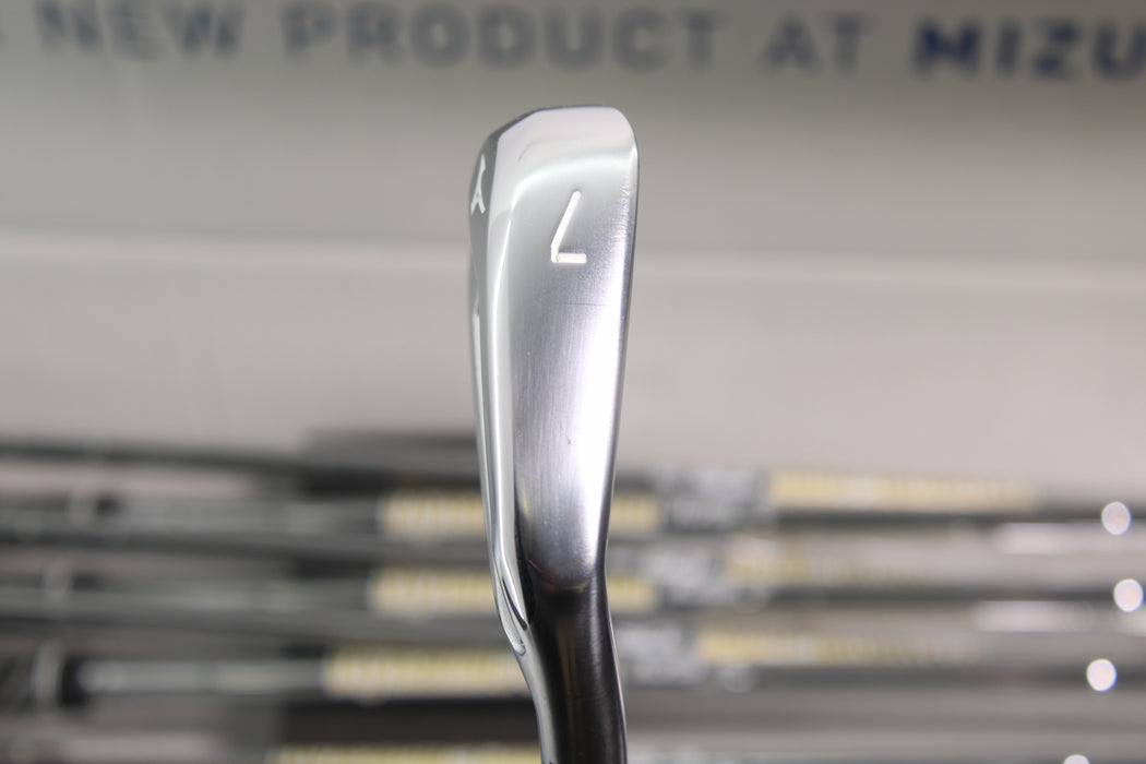 Mizuno JPX923 FORGED 4-GW DG 105 Stiff Pre-Owned